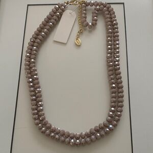 Stella & Ruby Elegant Beaded Necklace in Gold and Cream